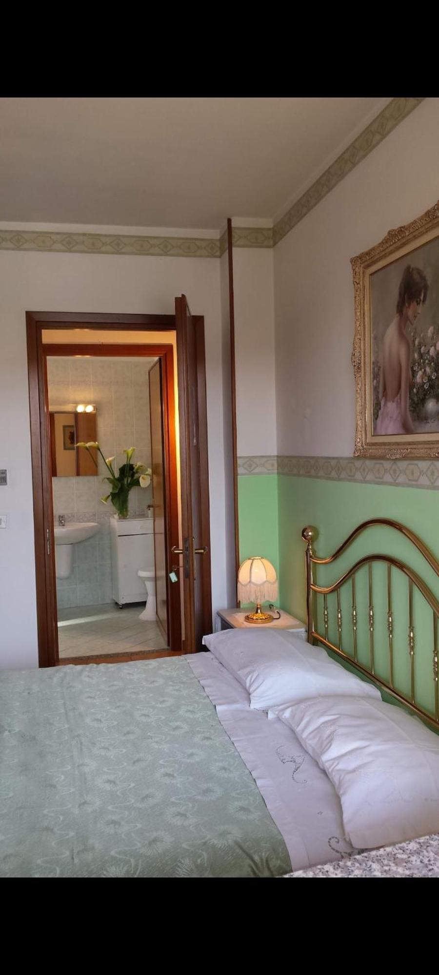 B&B La Casa Gialla Di Luca Mazze Exterior photo
